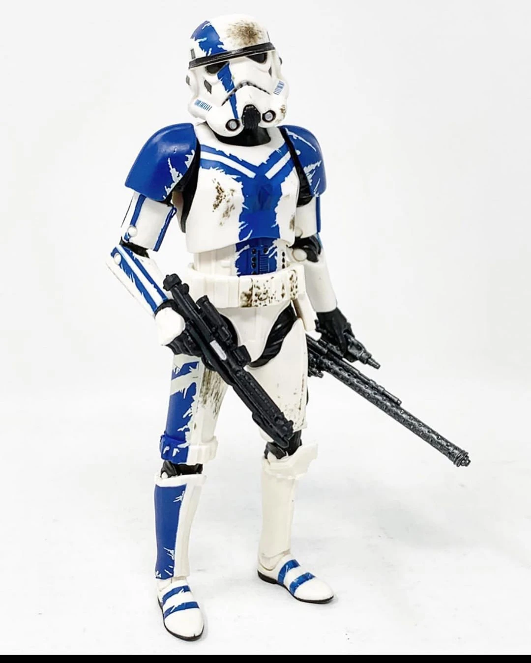 HASBRO STAR WARS BLACK SERIES GAMING GREATS COMMANDER STORMTROOPER – 15 CM 8 HASBRO STAR WARS BLACK SERIES GAMING GREATS COMMANDER STORMTROOPER – 15 CM - Image 6