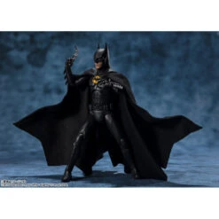 [PRE-ORDER FEBRERO 2024] S.H FIGUARTS THE FLASH DC UNIVERSE BATMAN (THE FLASH) – 15 CM -Toy Series Store batman the flash fig 15 cm the flash dc universe sh figuart 2