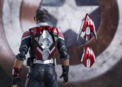 [PRE-ORDER OCTUBRE 2021] S.H FIGUARTS THE FALCON & THE WINTER SOLDIER : THE FALCON – 15 CM -Toy Series Store x btn60873 4 c