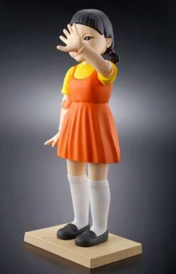[PRE-ORDER MARZO 2023] S.H FIGUARTS SQUID GAME : YOUNG-HEE-DOLL – 25 CM -Toy Series Store x btn63958 5 a